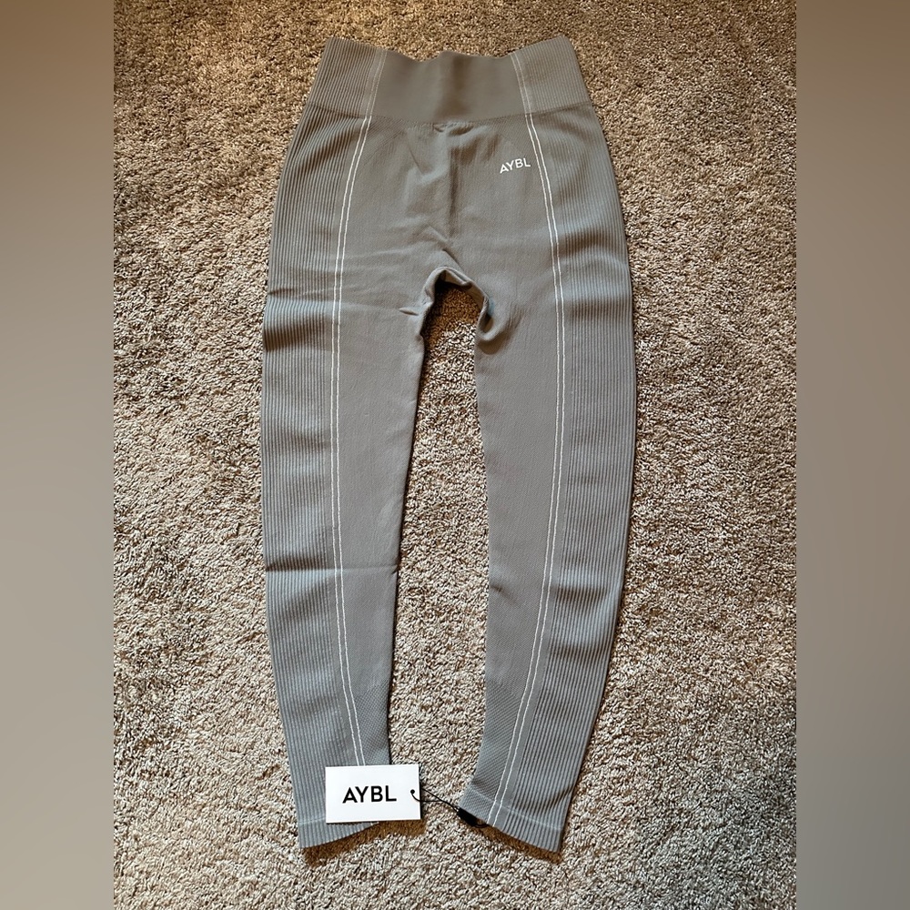 XL AYBL REFLEX SEAMLESS LEGGINGS - GREY (BRAND NEW)